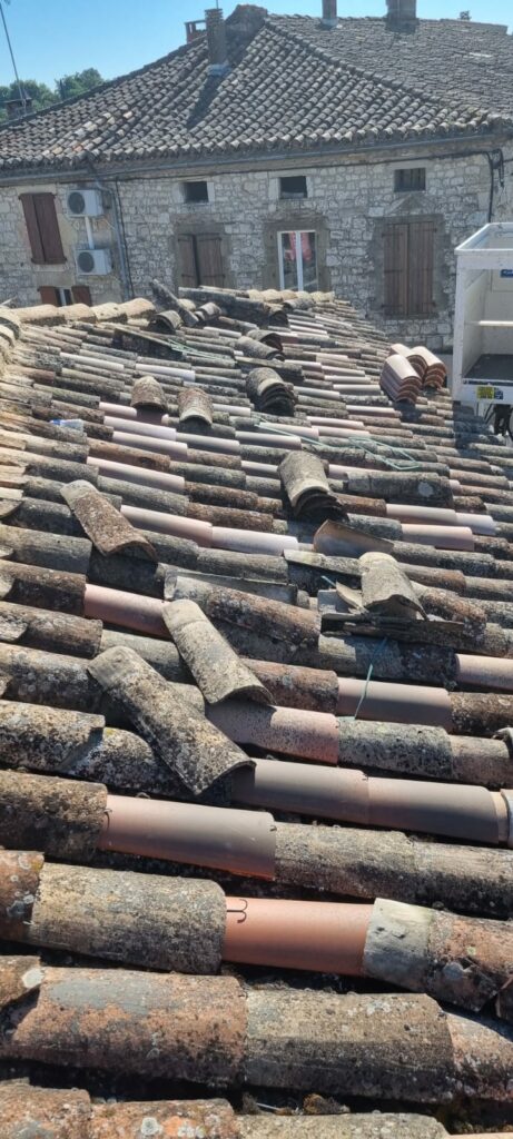 Couvreur Tarn : réparation en urgence de toiture suite à tempête